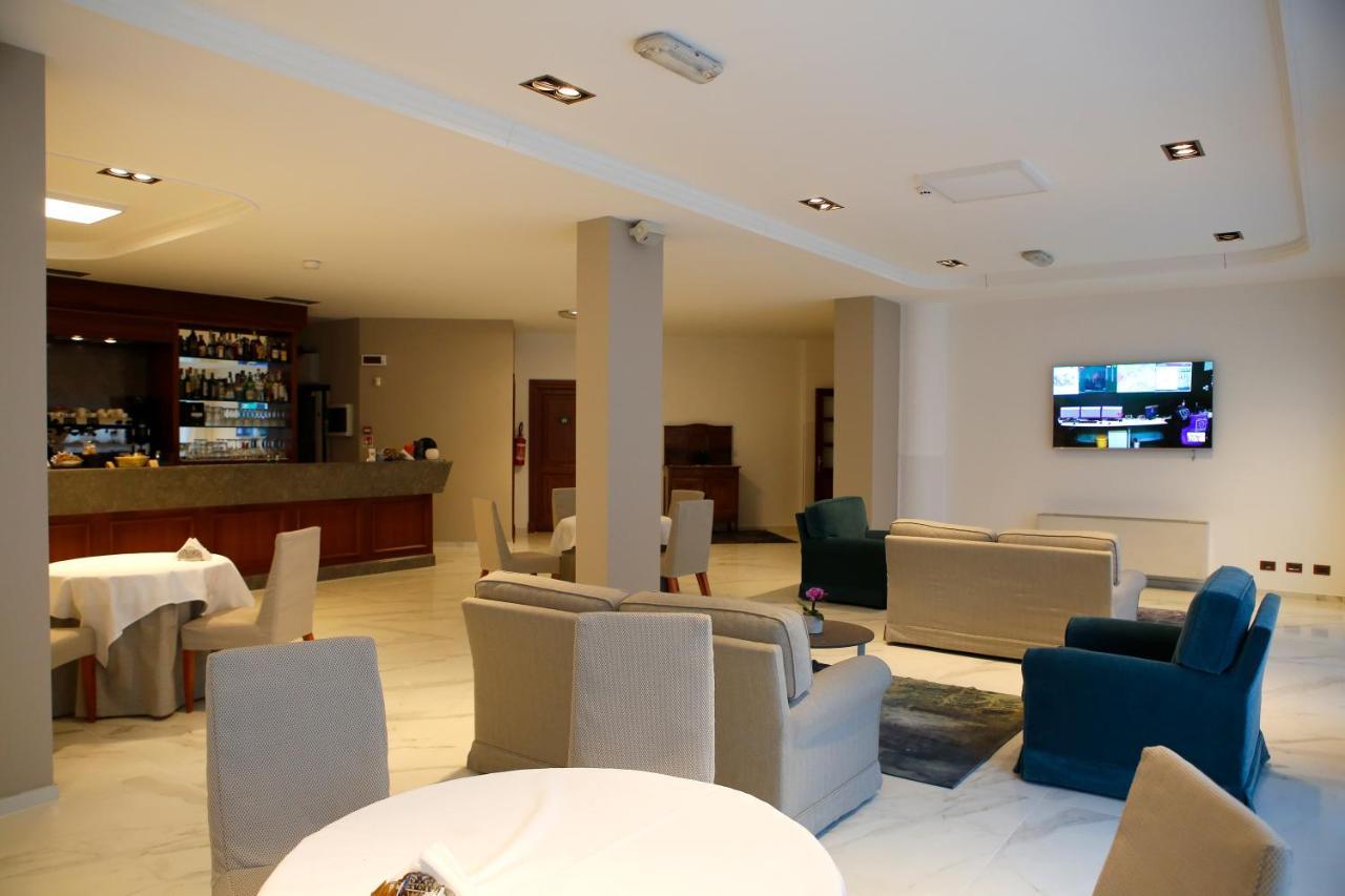 Scia' On Martin Hotel Buscate Exterior photo