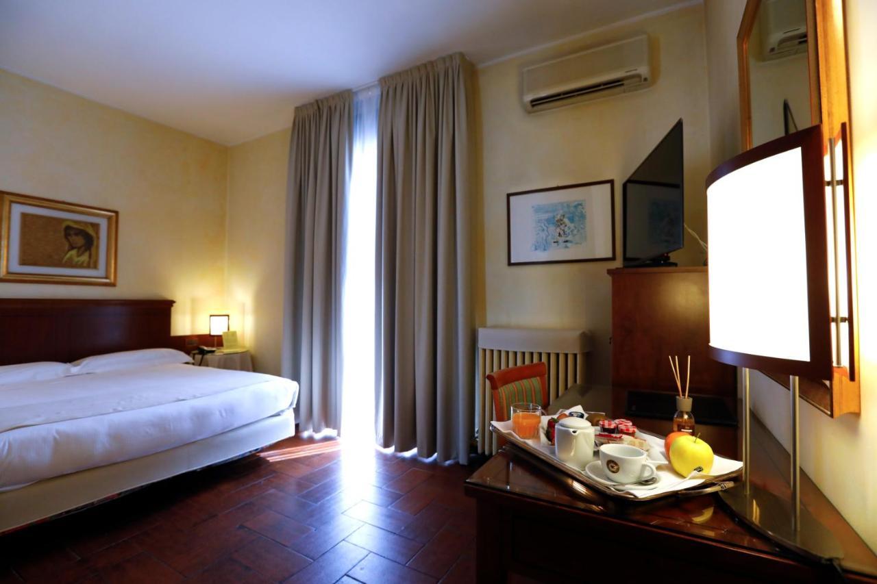 Scia' On Martin Hotel Buscate Exterior photo