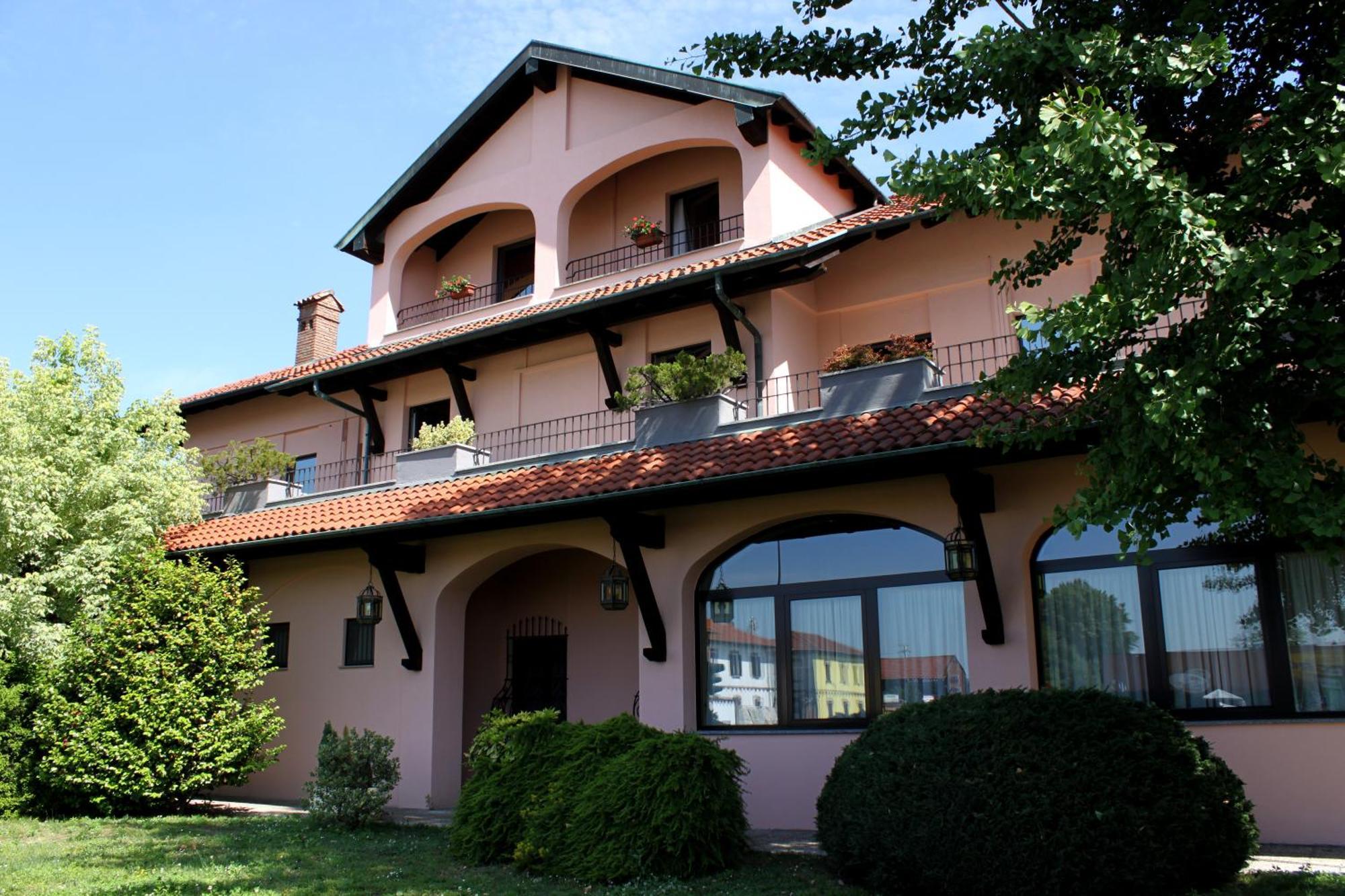 Scia' On Martin Hotel Buscate Exterior photo