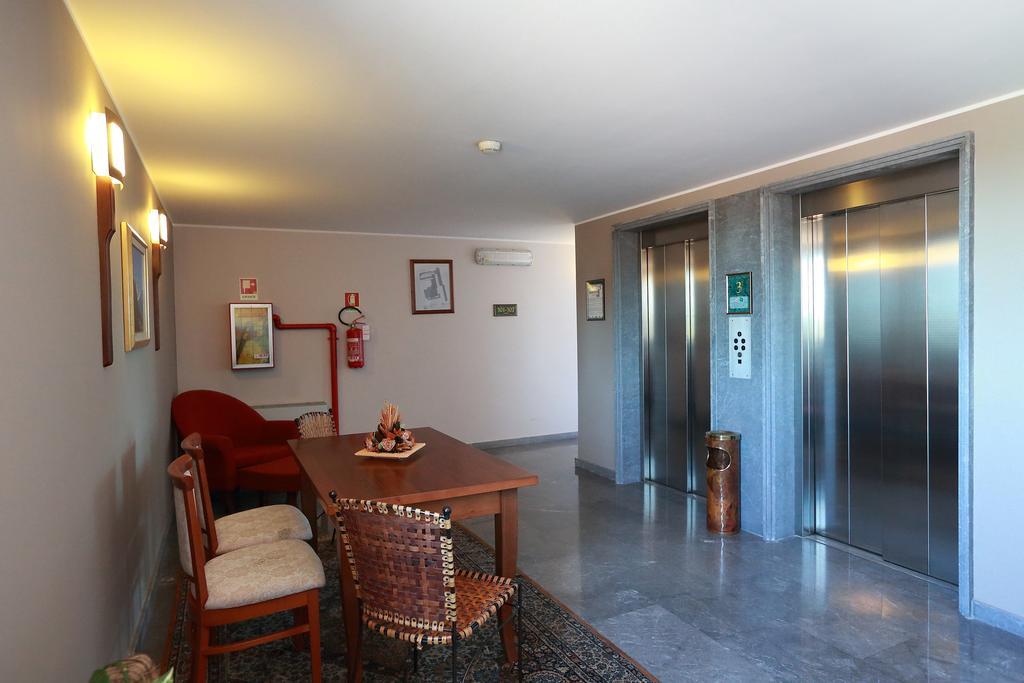 Scia' On Martin Hotel Buscate Exterior photo
