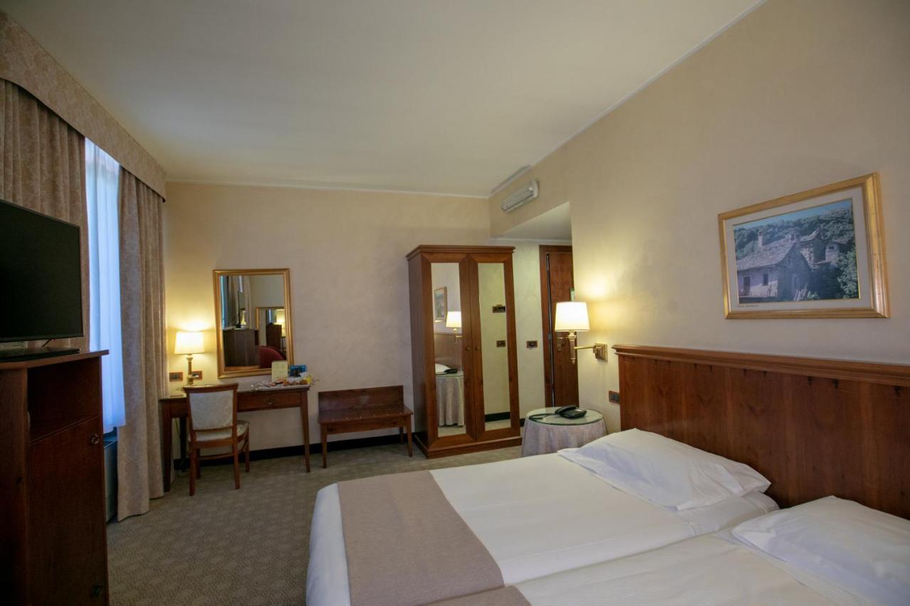 Scia' On Martin Hotel Buscate Exterior photo